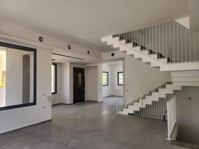 מפקח בניה לשיפוץ סלון